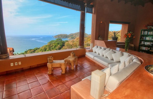Ixtapa - Zihuatanejo Villa | Zihua Penthouse. View from the top of the world. Dipping pool. Casa Q Ve al Mar.
