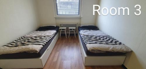 Leverkusen Apartment | Zimmer 2&3, 30min Köln Messe Bahnhof, 5min Leverkusen Bahnhof Zentrum, mit Gemeinschaftsbad-Küche