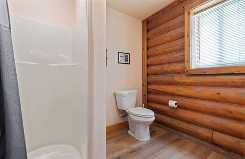 Duck Creek Village Hotel | Zion Canyon King Suite Close to Zion & Bryce