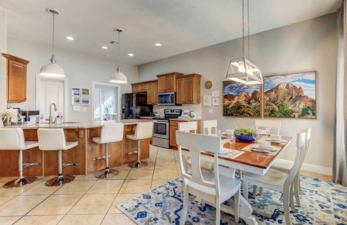 La Verkin House | ZION FAMILY RETREAT, Lovely 4-bedroom home Near Zion Canyon with hot tub