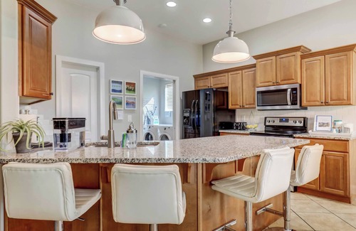 La Verkin House | ZION FAMILY RETREAT, Lovely 4-bedroom home Near Zion Canyon with hot tub