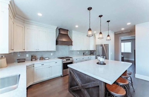 Zion National Park East Entrance House | Zion Views- Riding Ranch Lodge + resort access