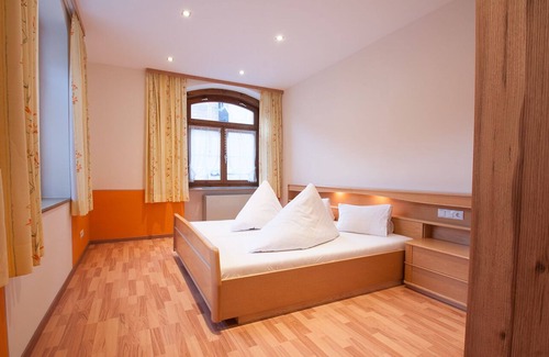 Prutz Apartment | Zirbenwohnung Haus Rose: The cozy family and pet vacation apartment.