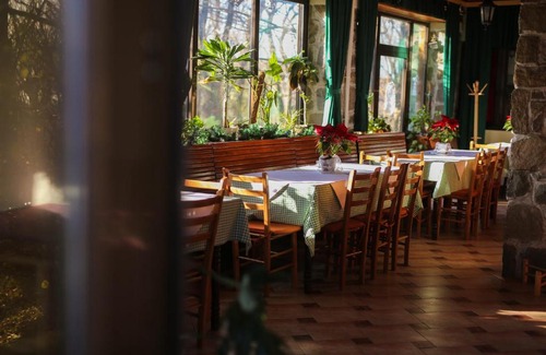 Petrovaradin Hotel | Zmajevac Fruska Gora