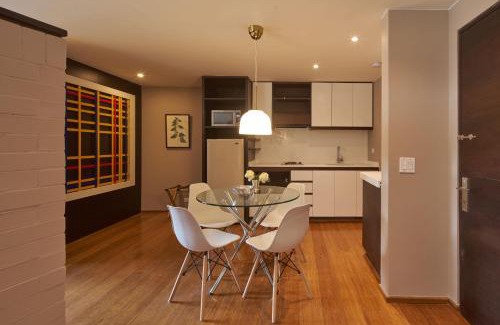 Financial District Apartment | Zona G Charm Modern Comfort with King Bed 401