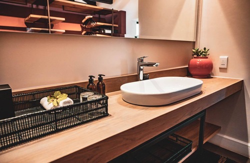 Ulundi Cabin | Zulu Rock Lodge - Babanango Game Reserve