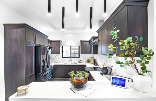 Ocho Rios House | Zuma Villa/3BR/3.5BA/Rooftop Terrace/Sea View/Pool/Gated/10 mins to Beach/Swings