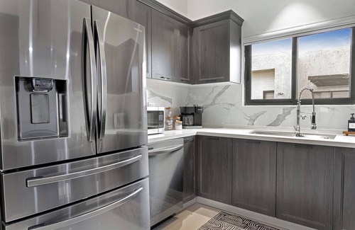 Ocho Rios House | Zuma Villa/3BR/3.5BA/Rooftop Terrace/Sea View/Pool/Gated/10 mins to Beach/Swings