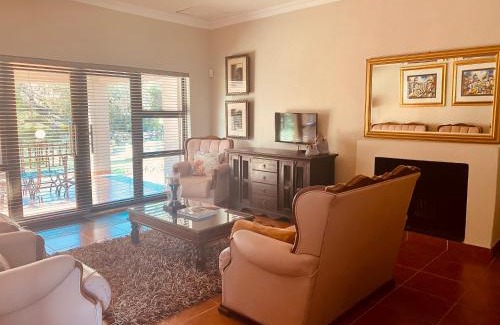 Tierpoort House | Zwavelpoort Guesthouse