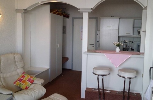 Lam Apartment | Zwei Zimmer Appartement (ca. 45qm) mit Südbalkon