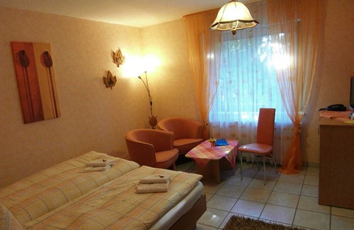 Trassenheide Bed & Breakfast | Zweibettzimmer - Familiäre Pension & Ferienwohnungen Fischer-haus