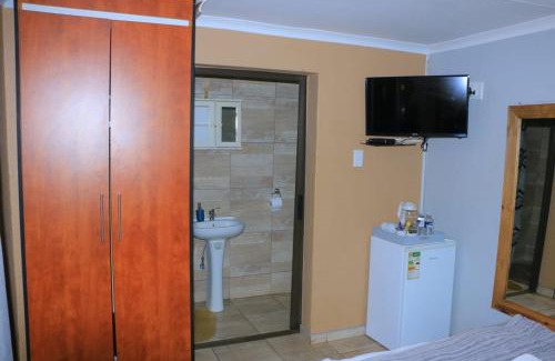 Thohoyandou House | ZWIZWO Guest House