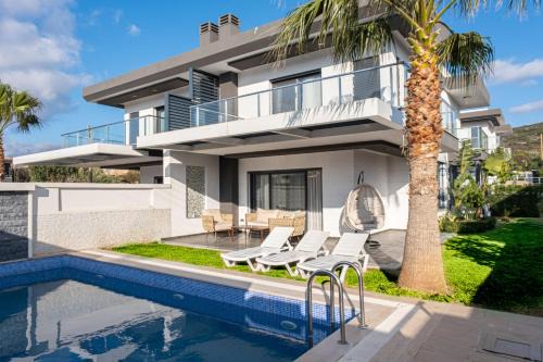 Çeşme lüks huzurlu yeni villa