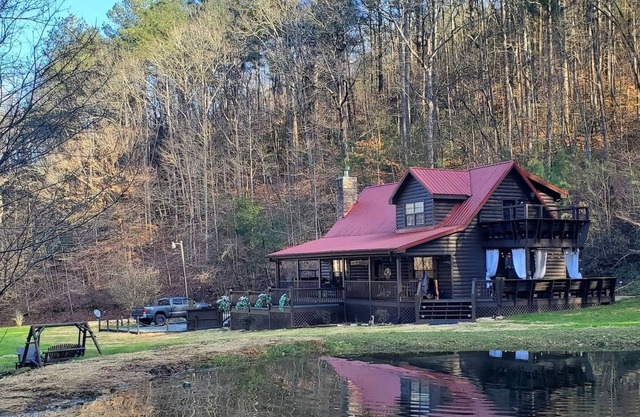 ʕ ᴥ ʔ Private Pond on 7 acres - Honey's Hideaway