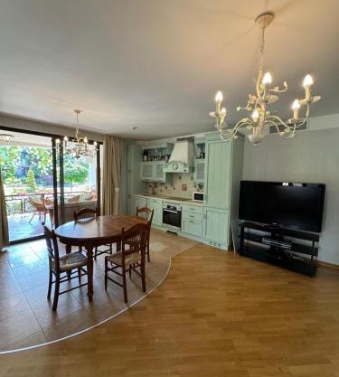 Апартамент в Лозенец, Oasis Resort and Spa