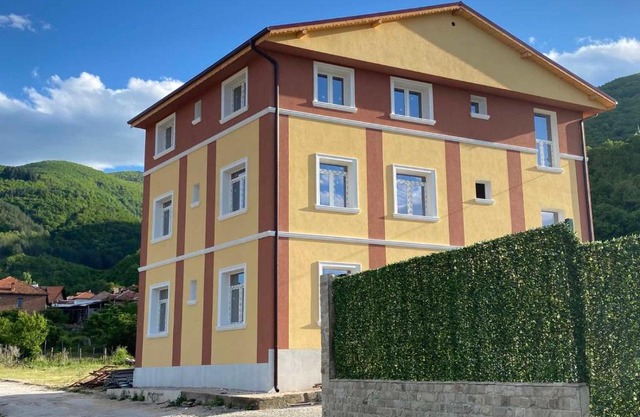 Семеен Хотел Сестримо