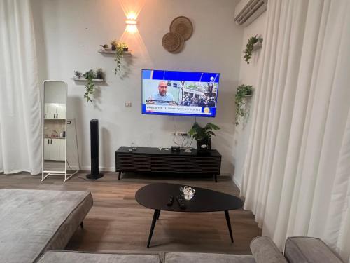 בית הקונגרס גבעת אולגה