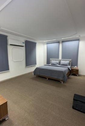 غرف فندقية راقية في شارع الموج - موقع مميز