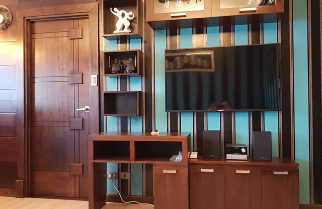 09 Brandnew Lux. 2 BR Condo- Beach+5 Pools‏ - wow sea-view Bedroom/livingroom