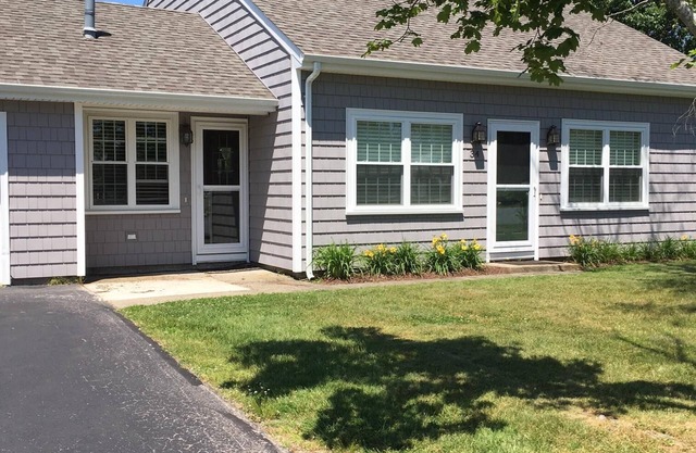 1/2 mile to the beach, open floor plan,4bed/2bath home!