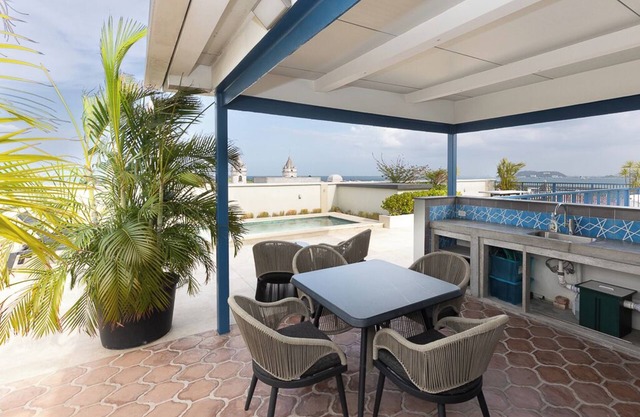 1 bdr + 1 bthr Apt in heart of Casco Viejo w/Rooftop Pool