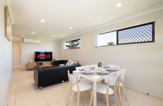 1 Bdr Apt! Spotless! Garage Parking! 120D1