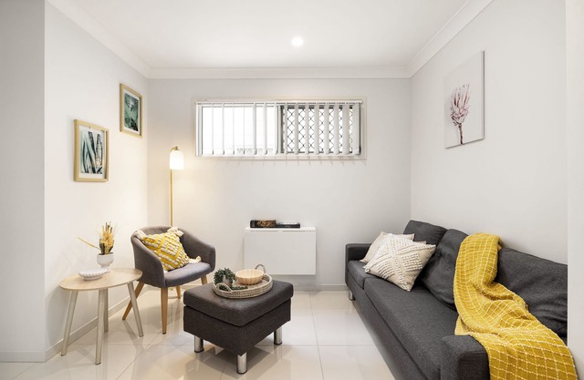 1 Bdr Apt w/AC & Kitchen | Parking | 314F1