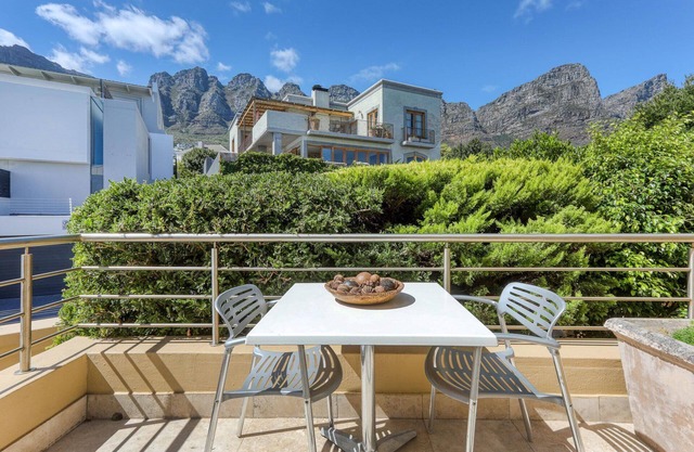 1 Bedroom 1 Bathroom 50sqm Apartment with Mountain Views