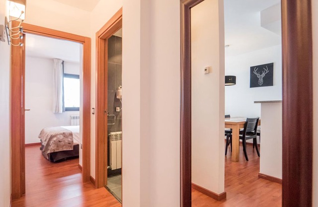 1 Bedroom Apart (2 adults + 2 children). Alt. 1950 m. PER 2A
