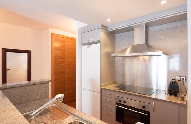 1 Bedroom Apart (2 adults + 2 children). Alt. 1950 m. PER 1H