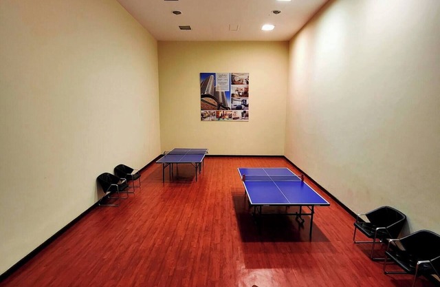 1-bedroom apartment with AC, fitness room in brilliant Islamabad