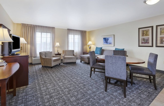 1 Bedroom King Suite | Free Breakfast.