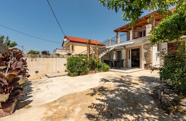 1 bedroom lovely apartment in Ljubac