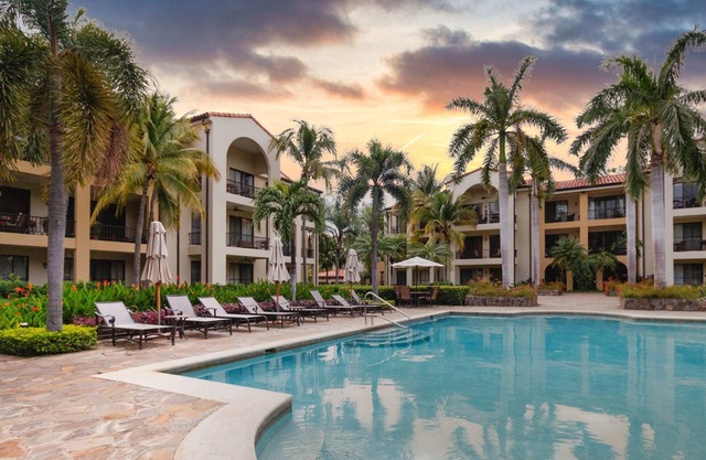 1-Bedroom Near Pool S