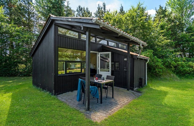 1 bedroom nice home in Hampen