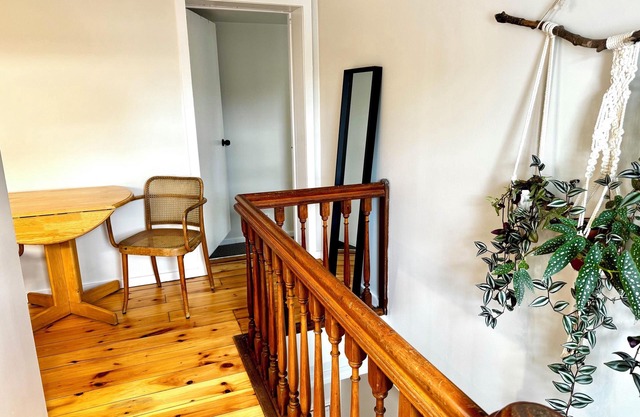 1 bedroom Suite: Kitchenette, parking, central - upper level