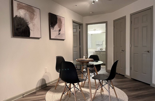 1 Bedroom Unit With Great Lighting