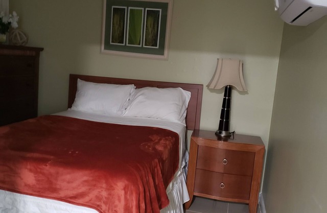 1-bedroom vacation room just 12 minutes from University of Central Florida