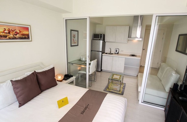 1-Bedroom with City View @ Rio East 1518