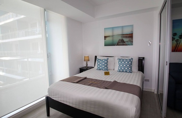 1-BR Beach View @ Maui 804