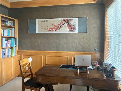 1 BR in a Lakeview House Near Redmond Downtown