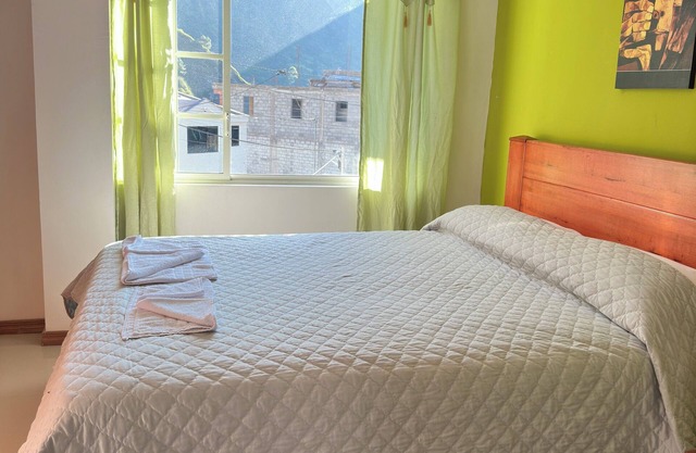 1 MATRIMONIAL ROOM WITH VIEWS TO THE MOUNTAIN
