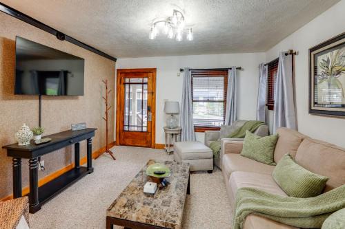 1 Mi to Akron Zoo Ranch-Style Home with Yard!