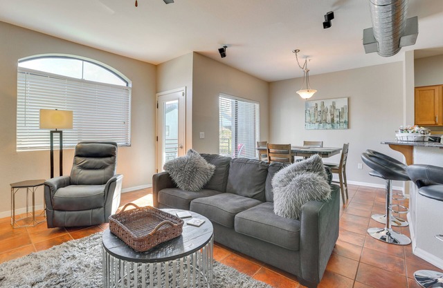 < 1 Mi to Biltmore Fashion Park: Condo w/Pool!