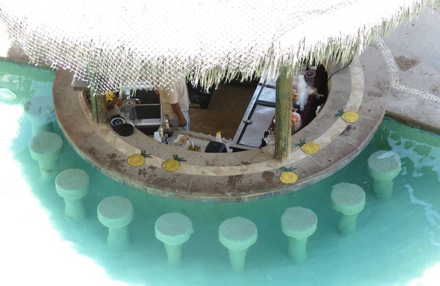 1 or 2 BR beachfront suites with Jacuzzi options on ONLY swimmable beach in Cabo