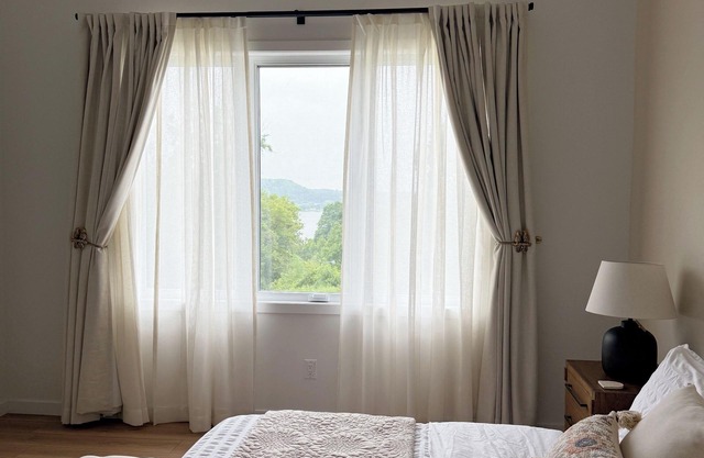 10-Acre BOQ/PEC Estate, Waterfront, 3BR Ensuite & Walk-in, +1BR, Gourmet Kitchen