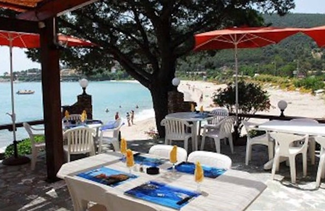 100% Happiness superb villa with sea view, near beach. Idyllic setting