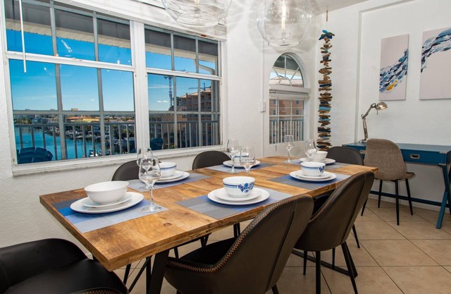 100 m² Apartment ∙ 2 bedrooms ∙ 6 guests