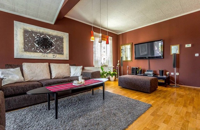 100 m² Apartment ∙ 2 bedrooms ∙ 5 guests