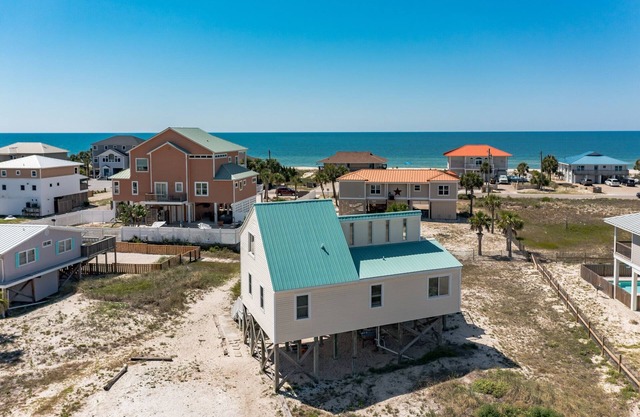 100 Steps to the Gulf -Soaring Ceilings, Beams, Contemp, Free Lighthouse Passes